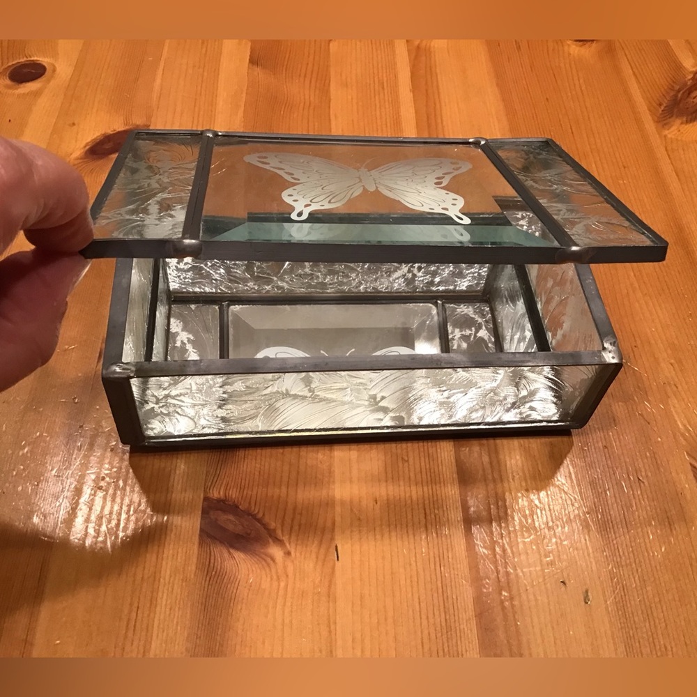 VINTAGE BEVELED GLASS BUTTERFLY JEWELRY TRINKET TREASURE BOX MIRRORED - Picture 5 of 14